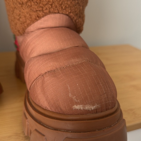 Farm Rio Appliquéd Crochet And Faux Shearling-trimmed Padded Shell Boots size 9 - Picture 12 of 12